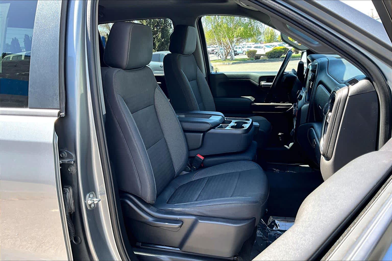 Thumbnail: 2019 Chevrolet Silverado 1500 - 13