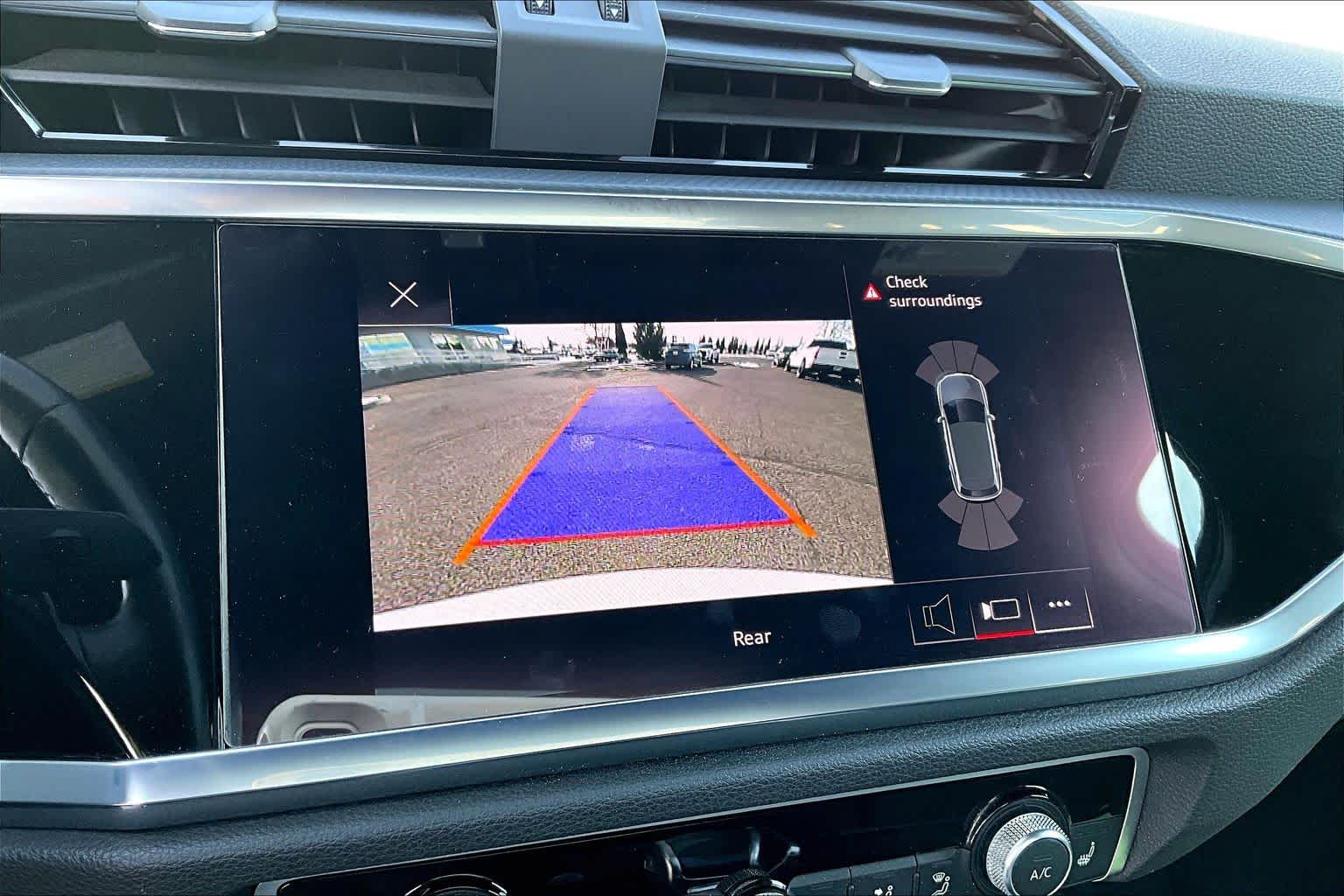 Thumbnail: 2022 Audi Q3 - 26