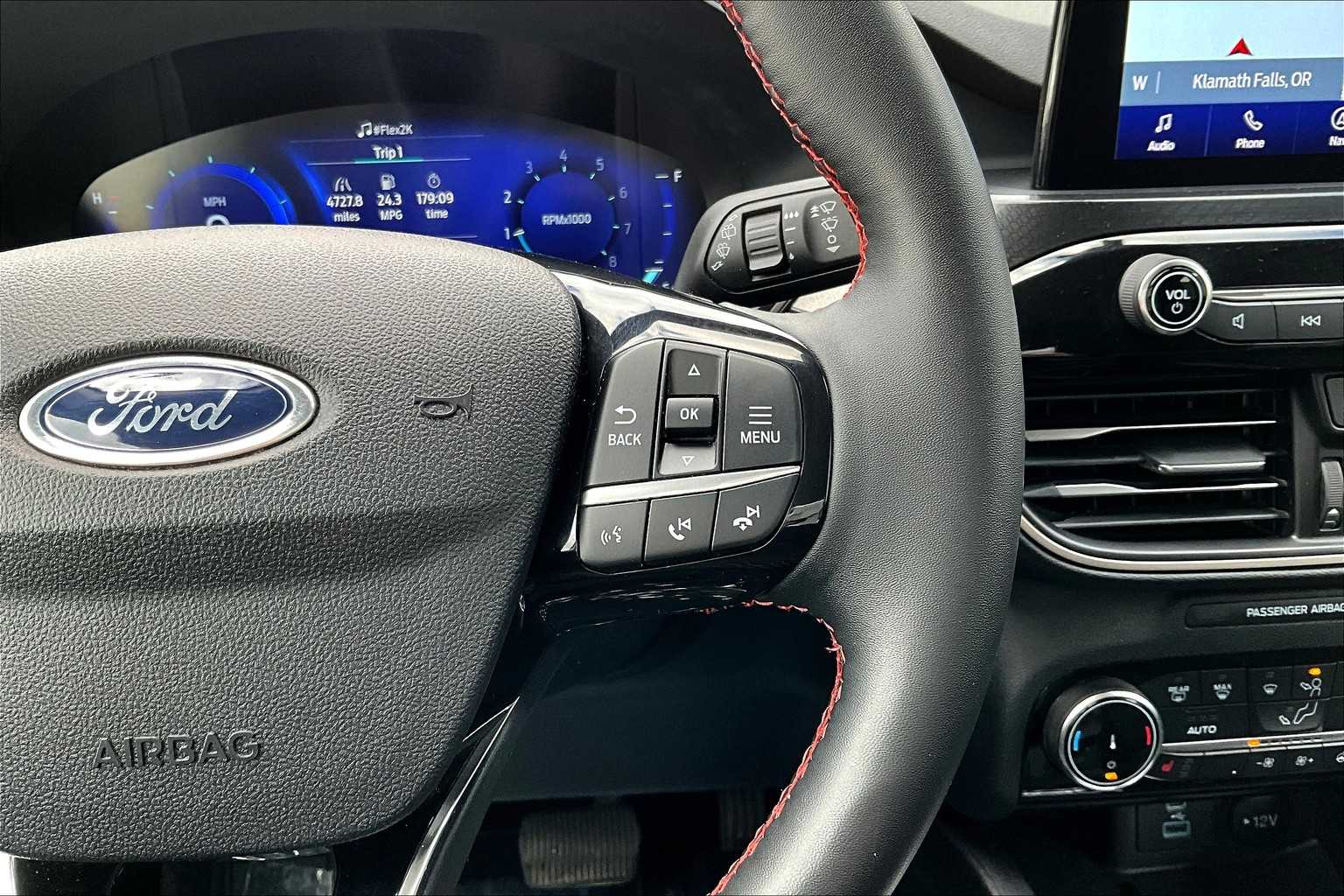 Thumbnail: 2022 Ford Escape - 25