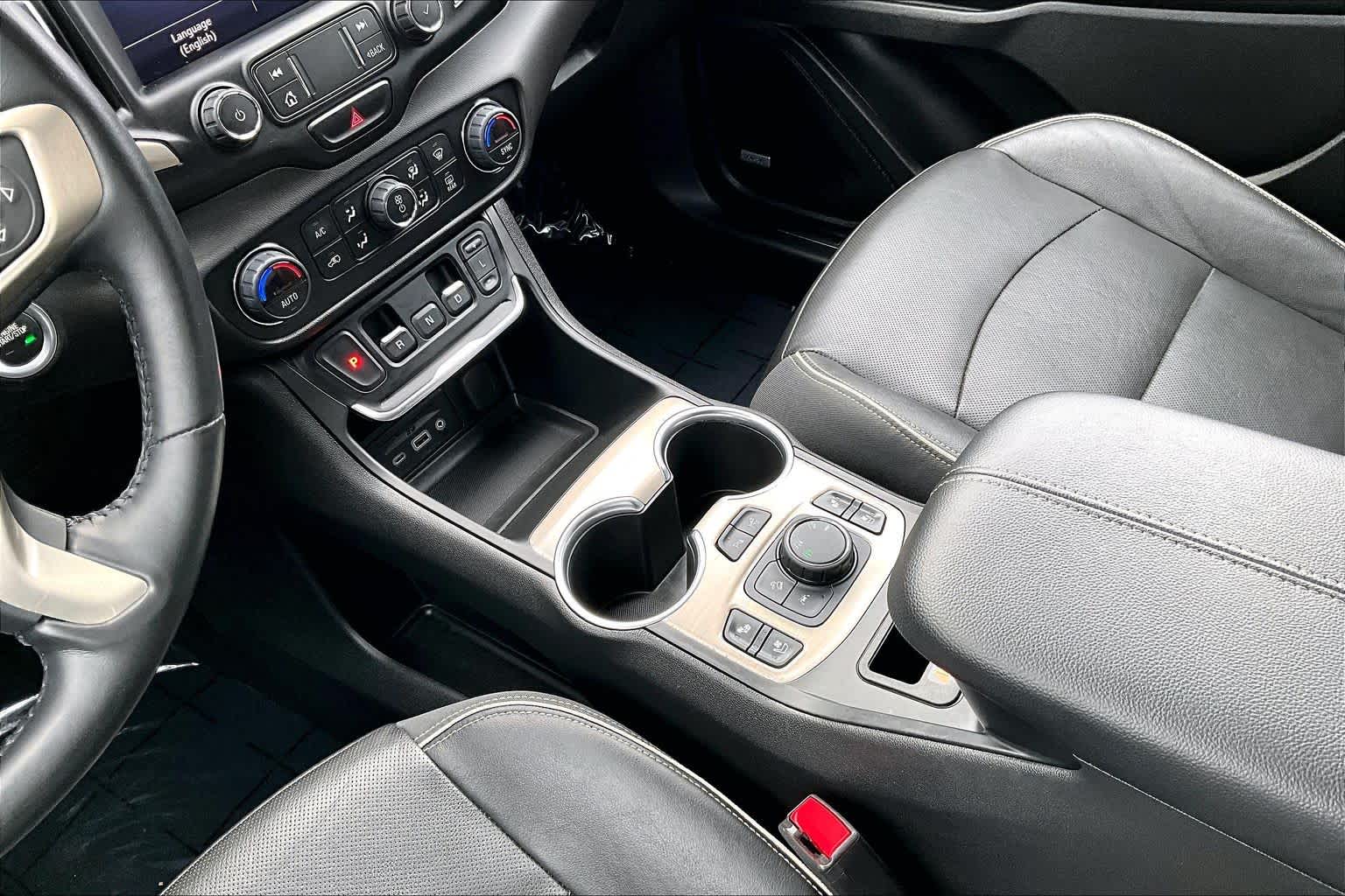 Thumbnail: 2020 GMC Terrain - 16