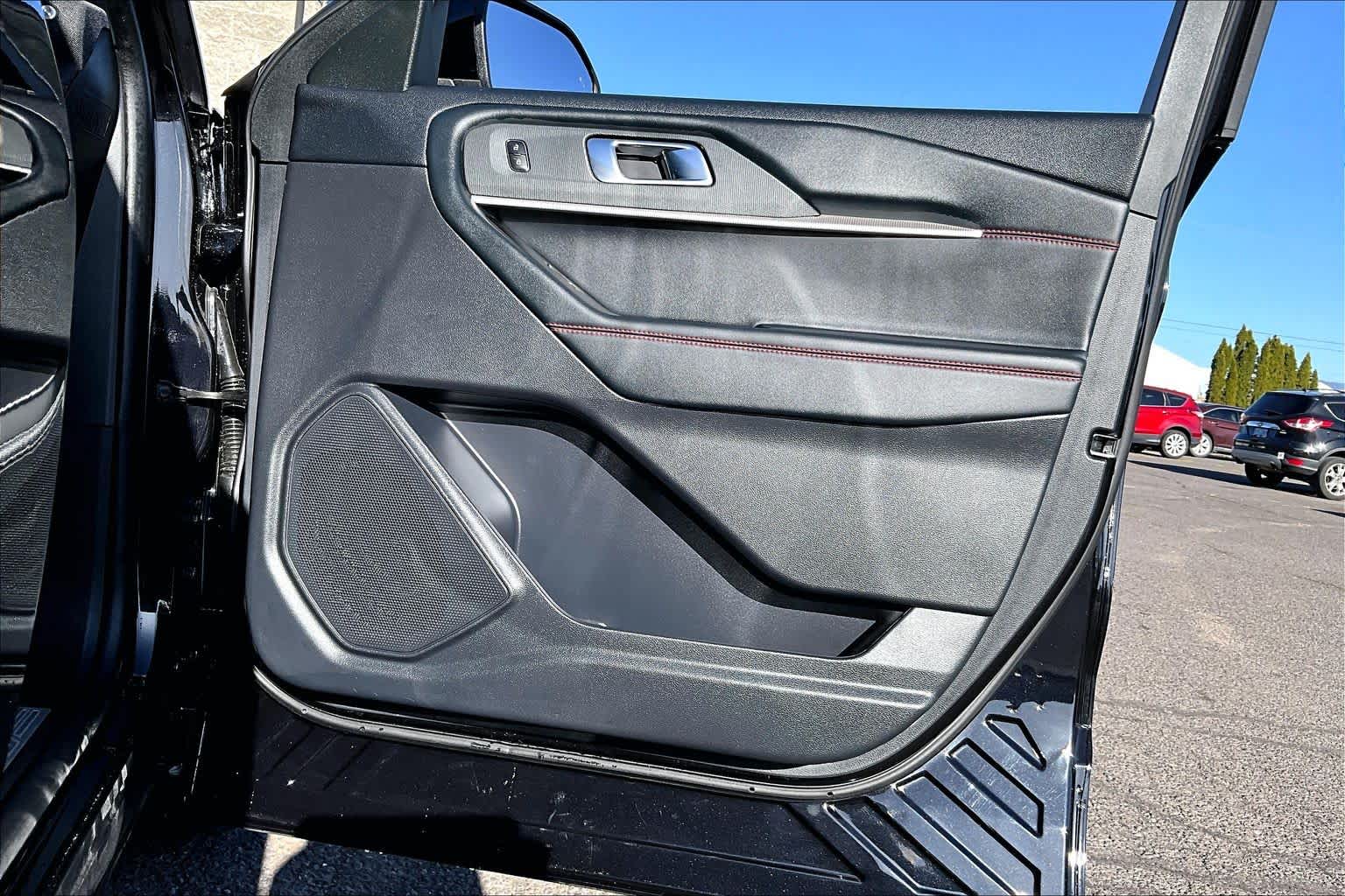 Thumbnail: 2025 Ford Explorer - 28
