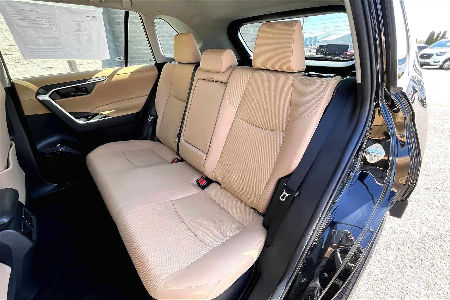 Thumbnail: 2021 Toyota RAV4 - 29