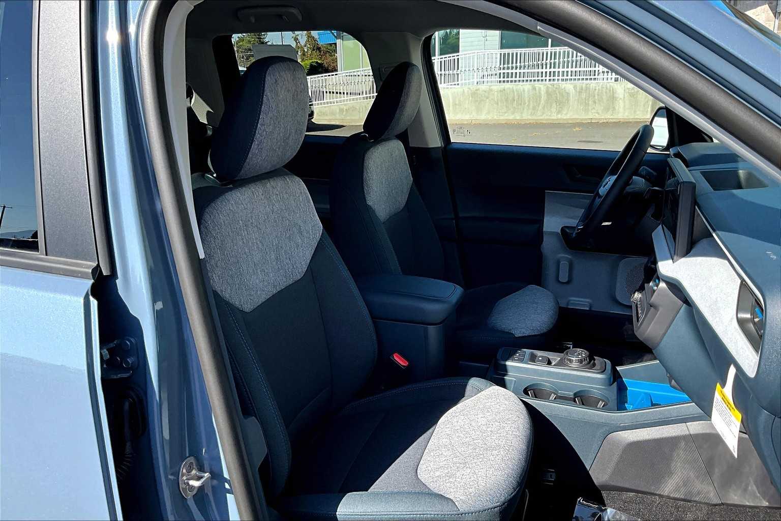 Thumbnail: 2025 Ford Maverick - 14