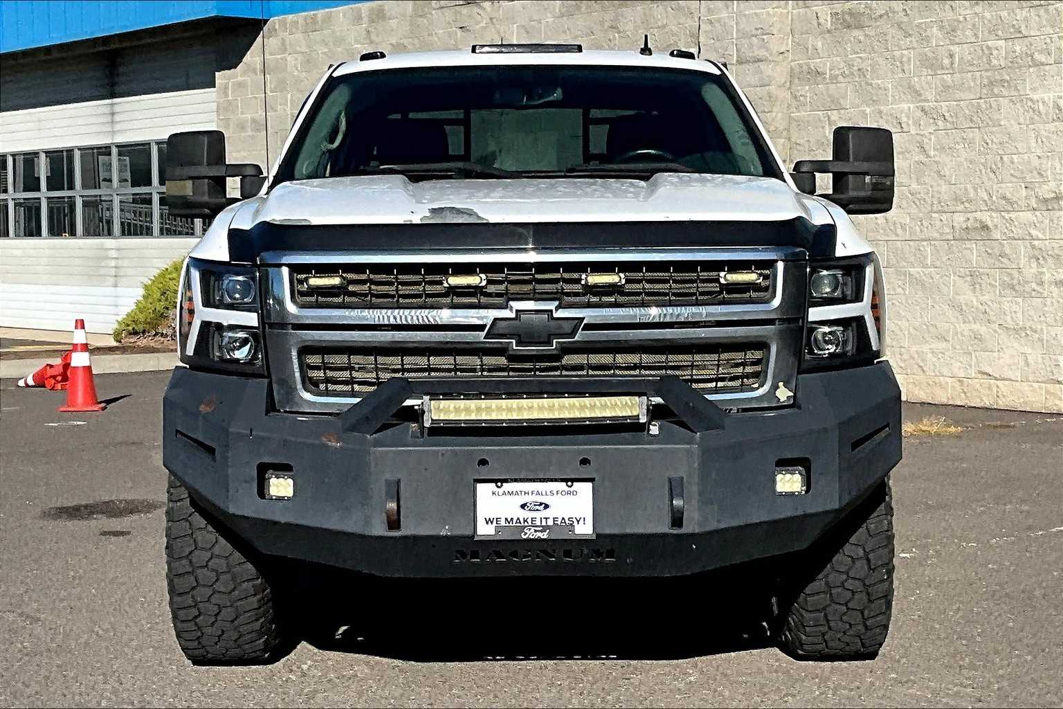 Thumbnail: 2010 Chevrolet Silverado 3500 - 6