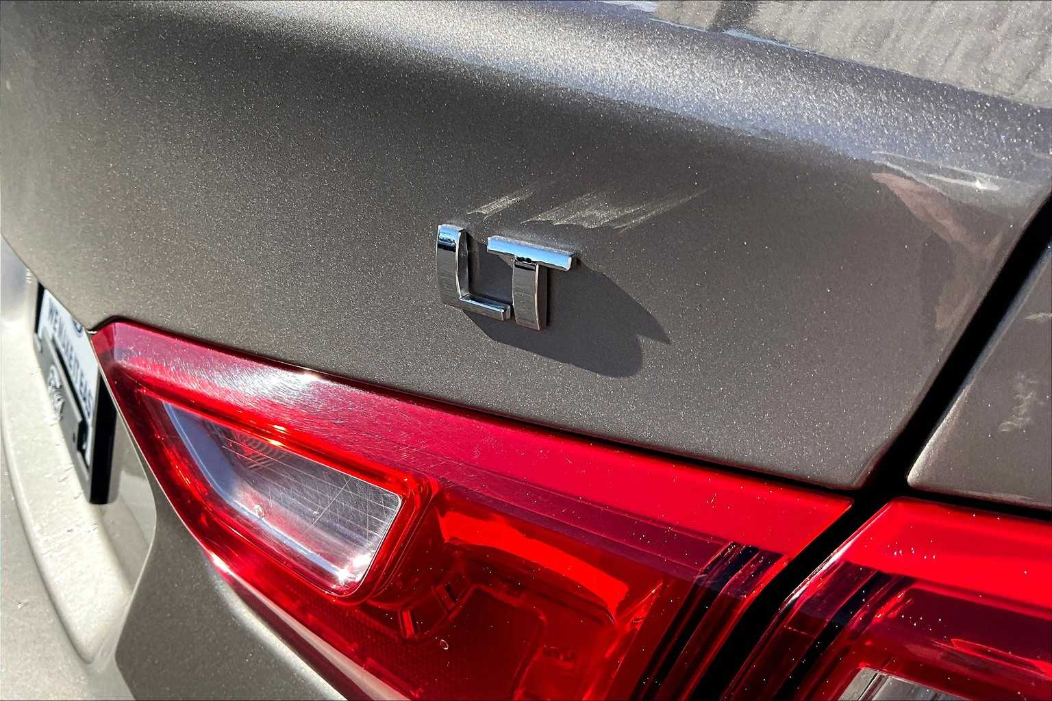 Thumbnail: 2023 Chevrolet Malibu - 7