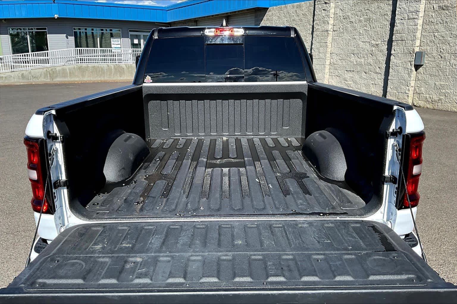 Thumbnail: 2025 RAM 1500 - 18