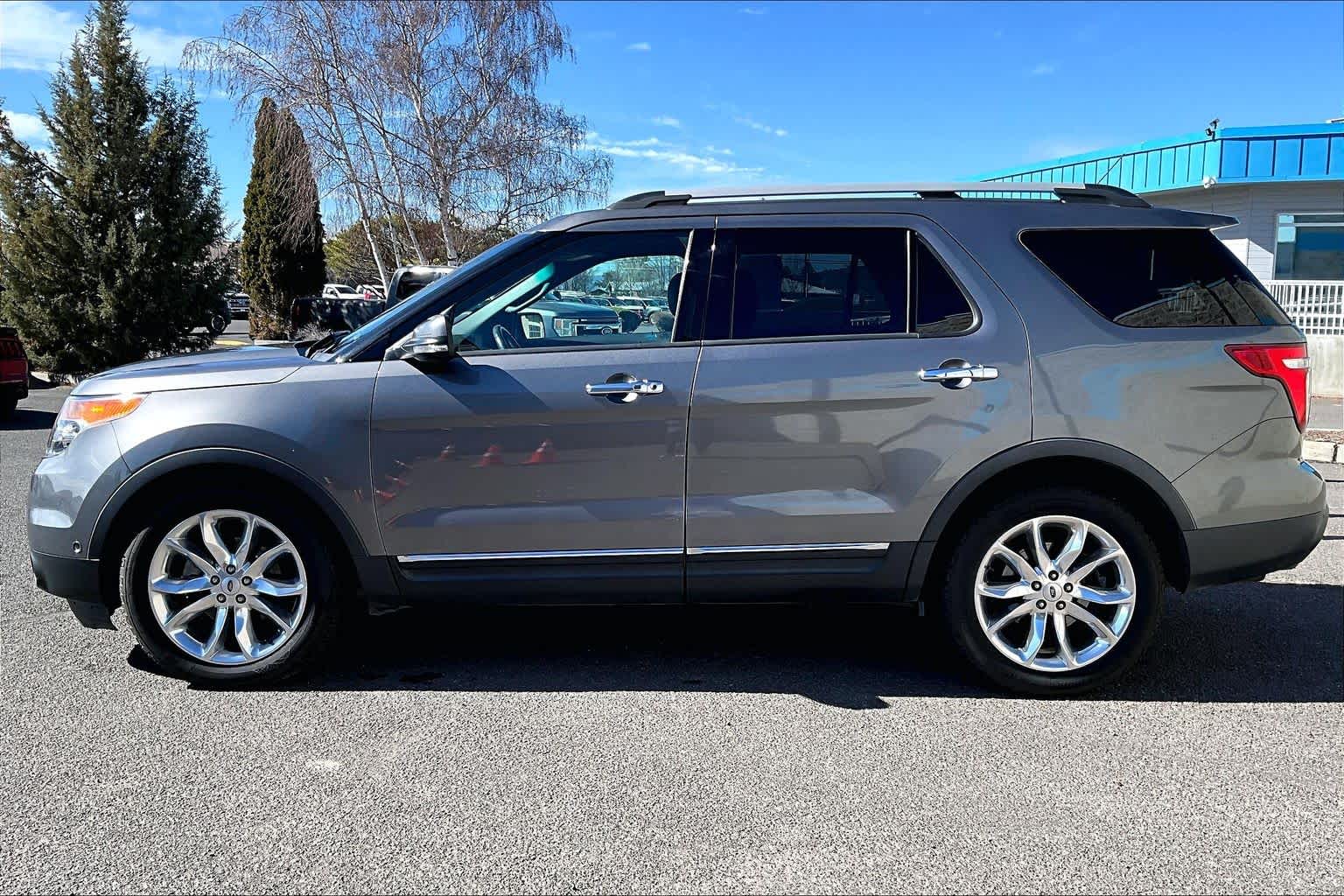 Thumbnail: 2013 Ford Explorer - 3