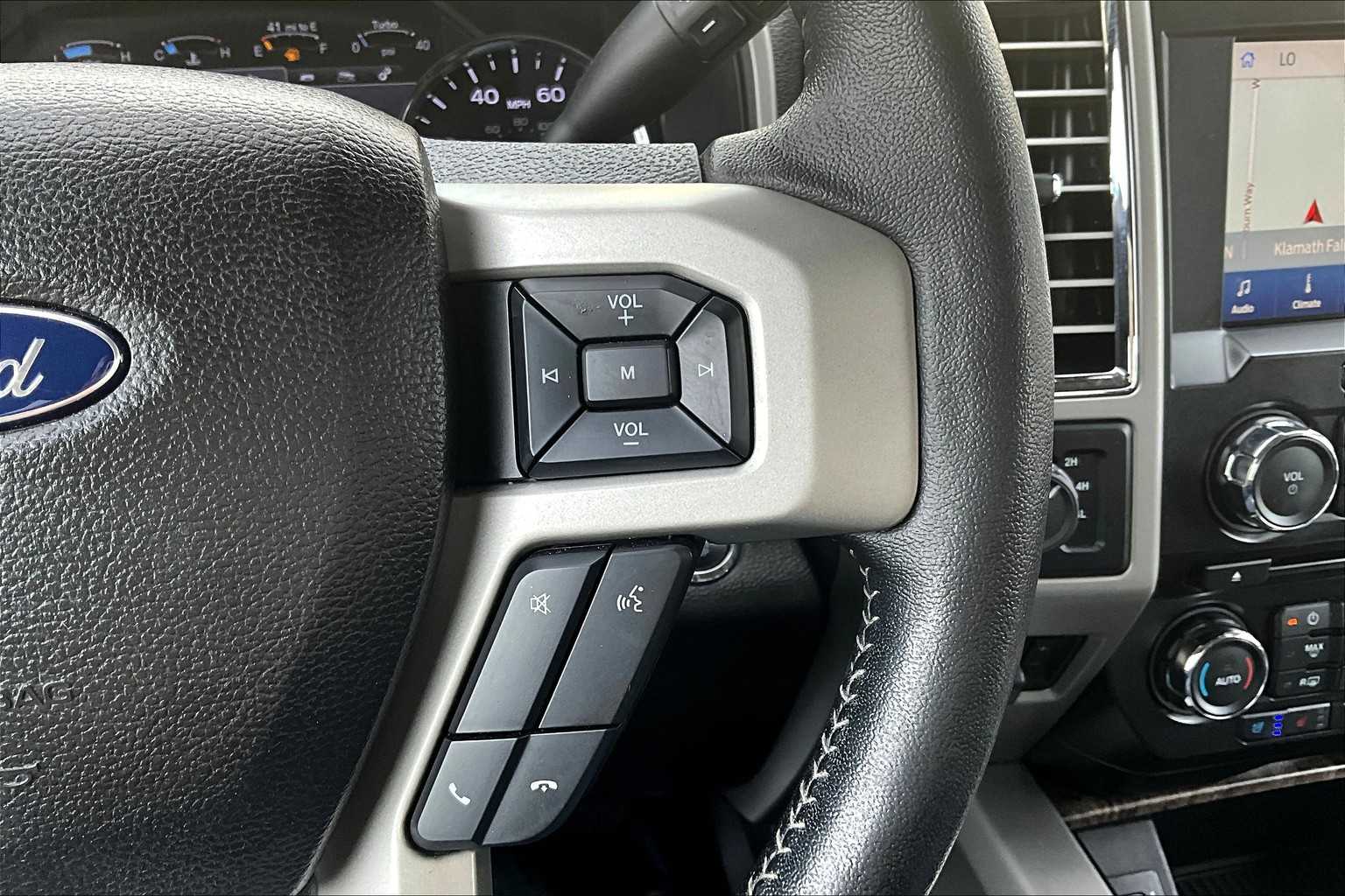 2017 Ford F-350 Lariat 25