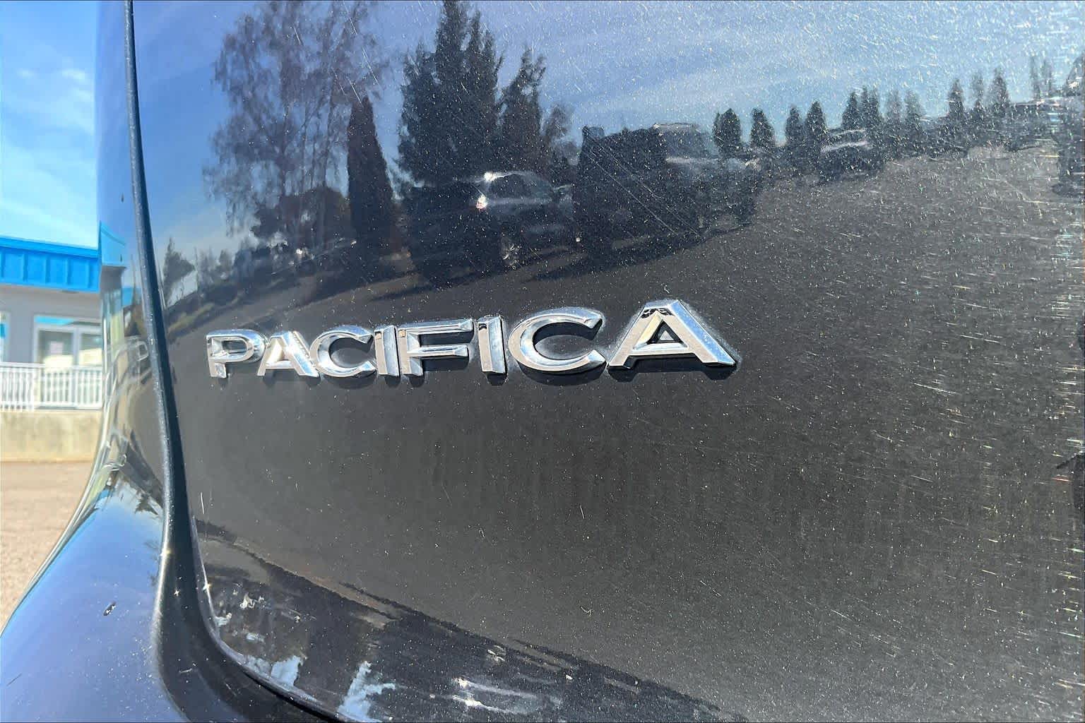 Thumbnail: 2023 Chrysler Pacifica - 7