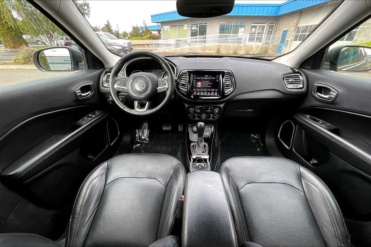 Thumbnail: 2018 Jeep Compass - 10