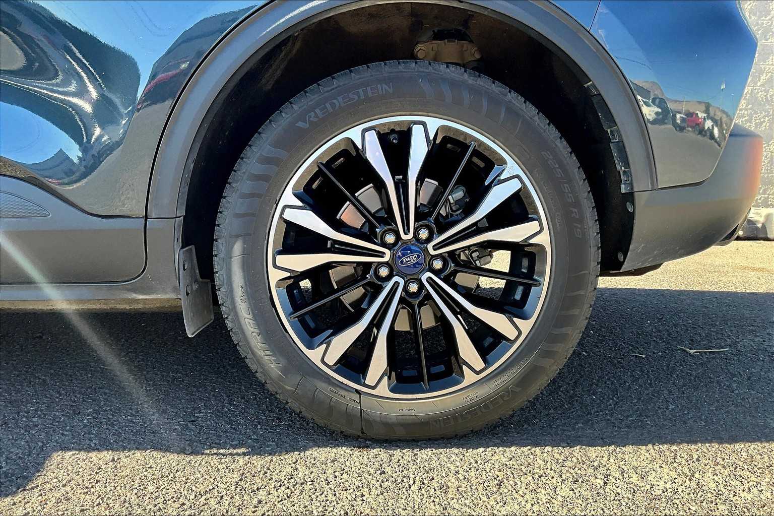 Thumbnail: 2022 Ford Escape - 35