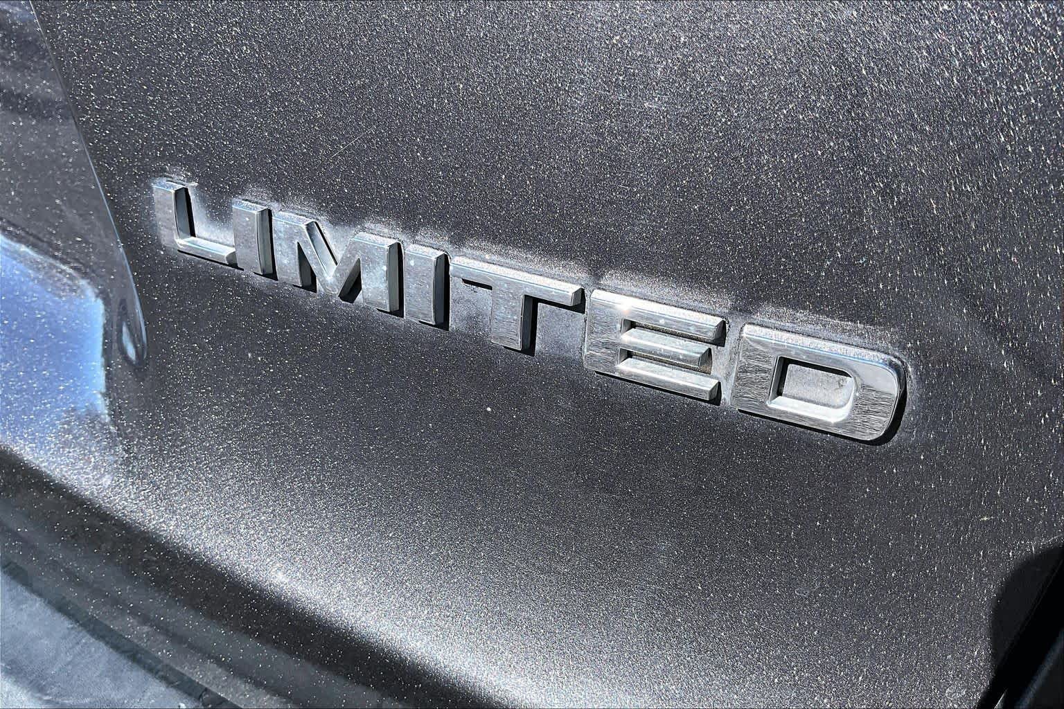 Thumbnail: 2019 Jeep Cherokee - 7