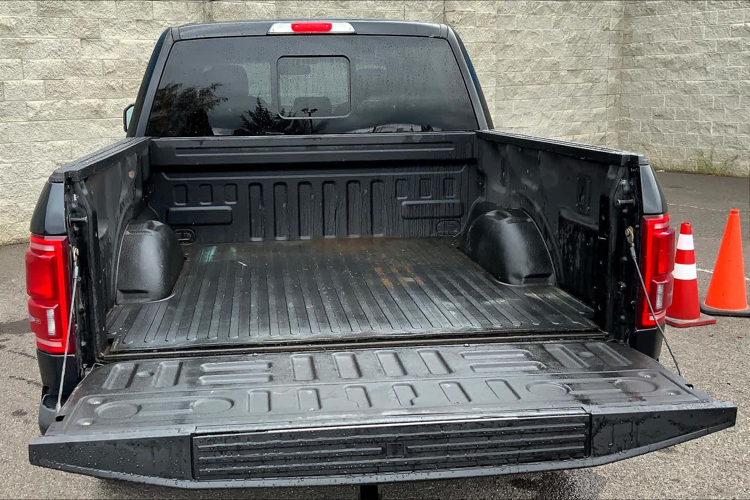 Thumbnail: 2015 Ford F-150 - 17