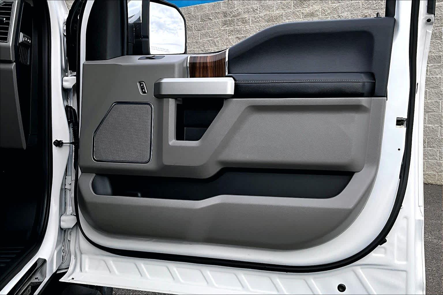 Thumbnail: 2016 Ford F-150 - 28