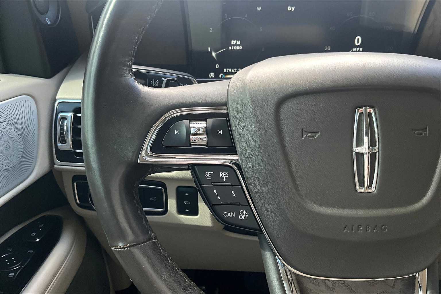 Thumbnail: 2019 Lincoln Navigator - 23