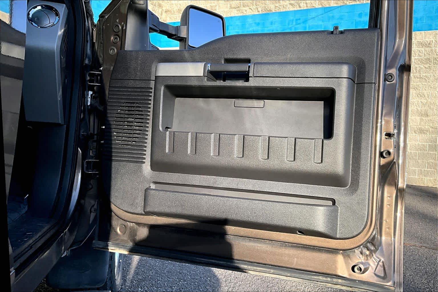 Thumbnail: 2015 Ford F-350 - 28