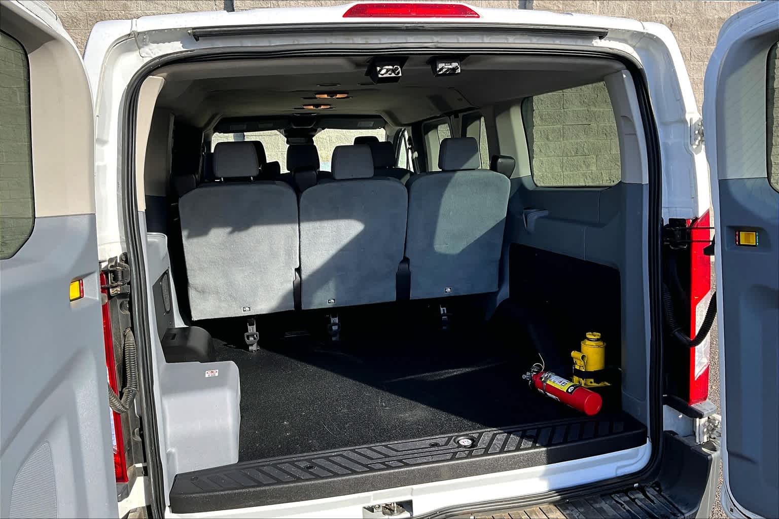 Thumbnail: 2018 Ford Transit Series - 18