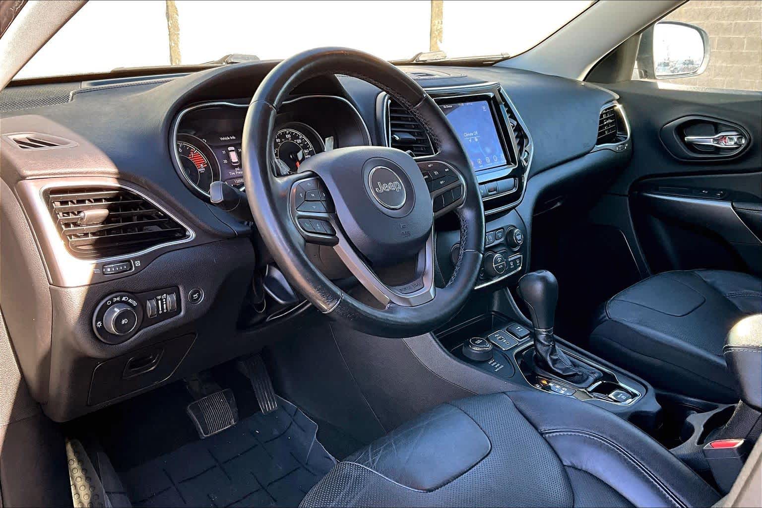 Thumbnail: 2019 Jeep Cherokee - 2