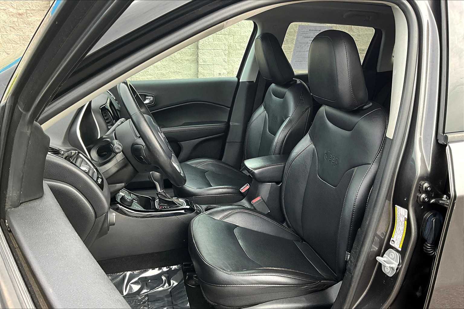 Thumbnail: 2018 Jeep Compass - 11