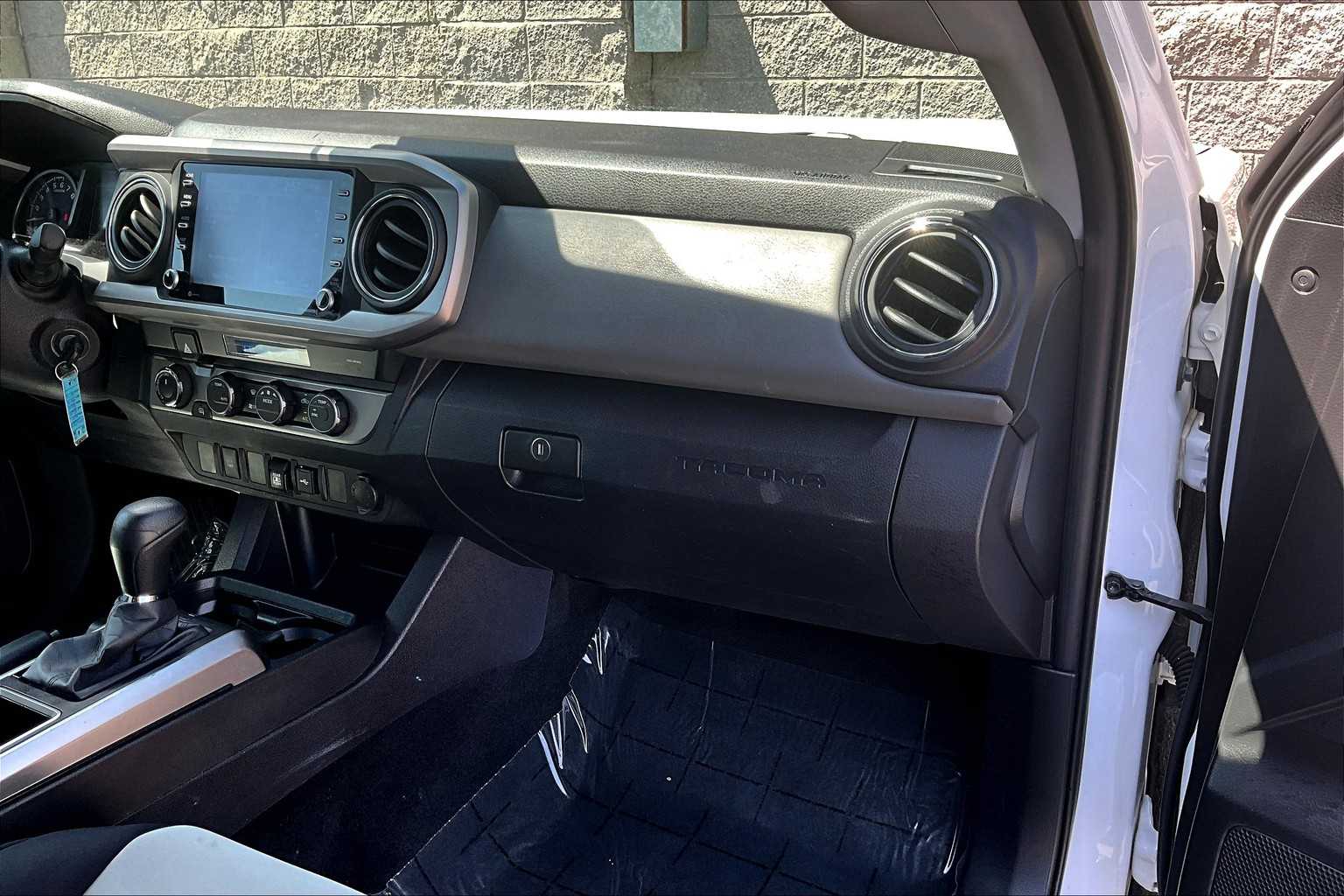 2022 Toyota Tacoma SR5 23