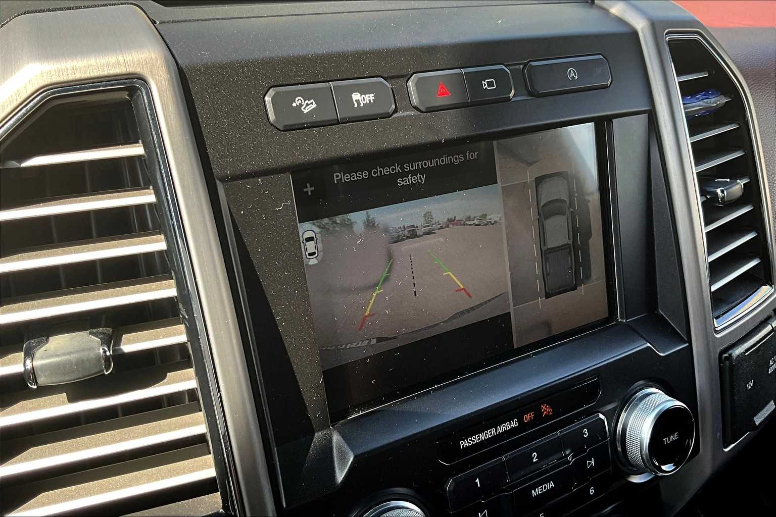 2018 Ford F-150 Platinum 26
