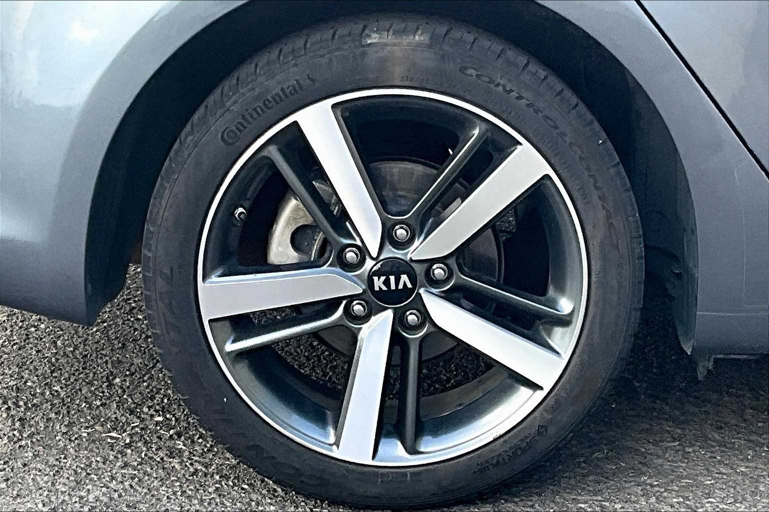 Thumbnail: 2018 Kia Forte - 36