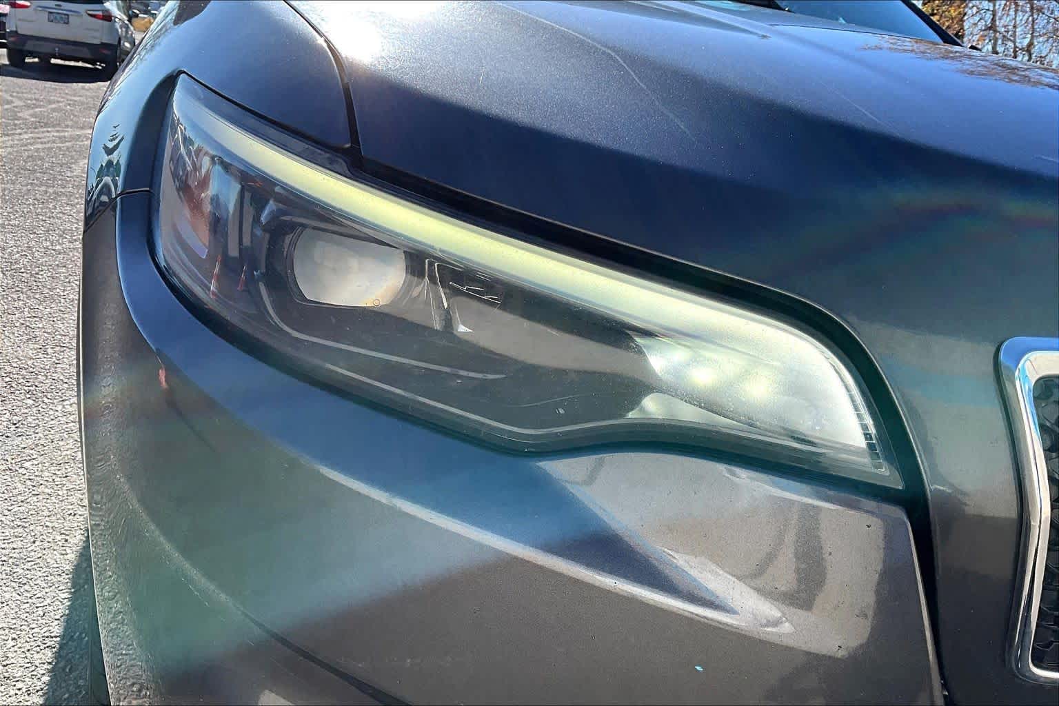 Thumbnail: 2019 Jeep Cherokee - 31