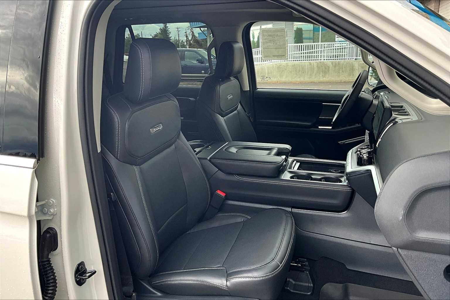 Thumbnail: 2025 Ford Expedition MAX - 14