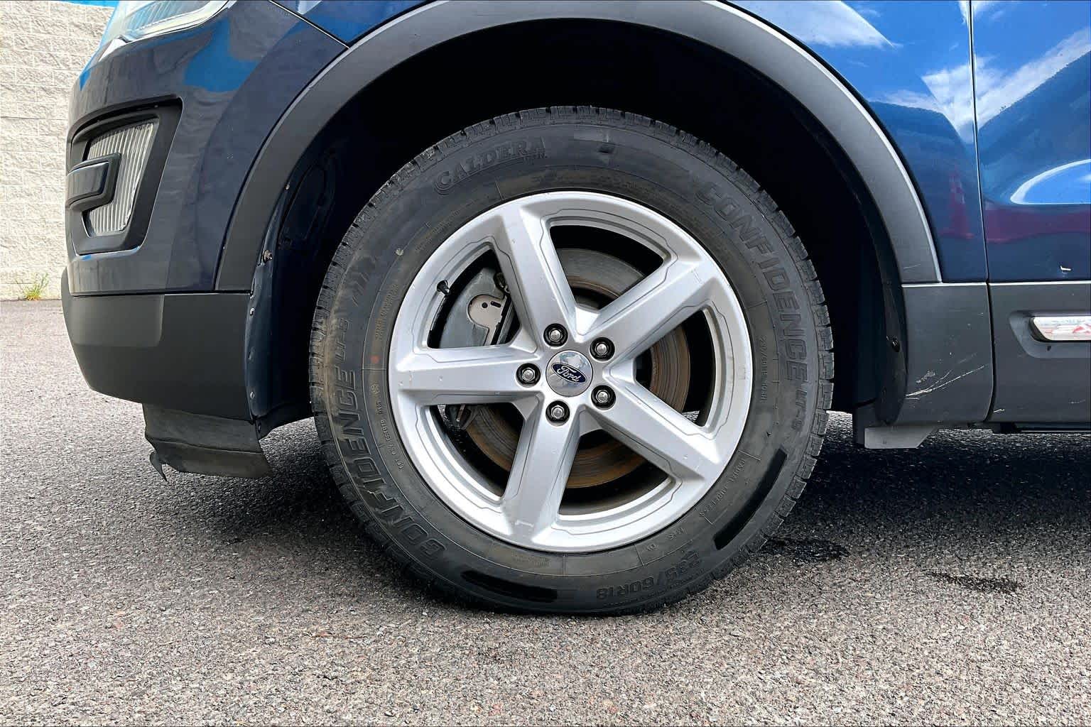 Thumbnail: 2016 Ford Explorer - 8