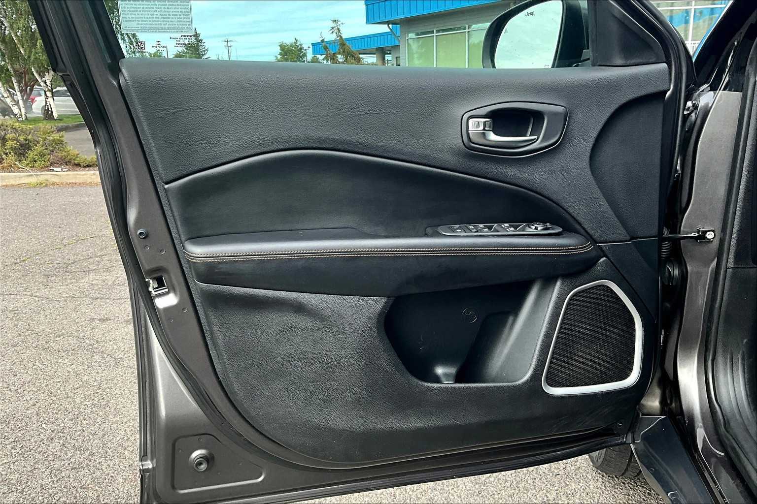 Thumbnail: 2018 Jeep Compass - 27