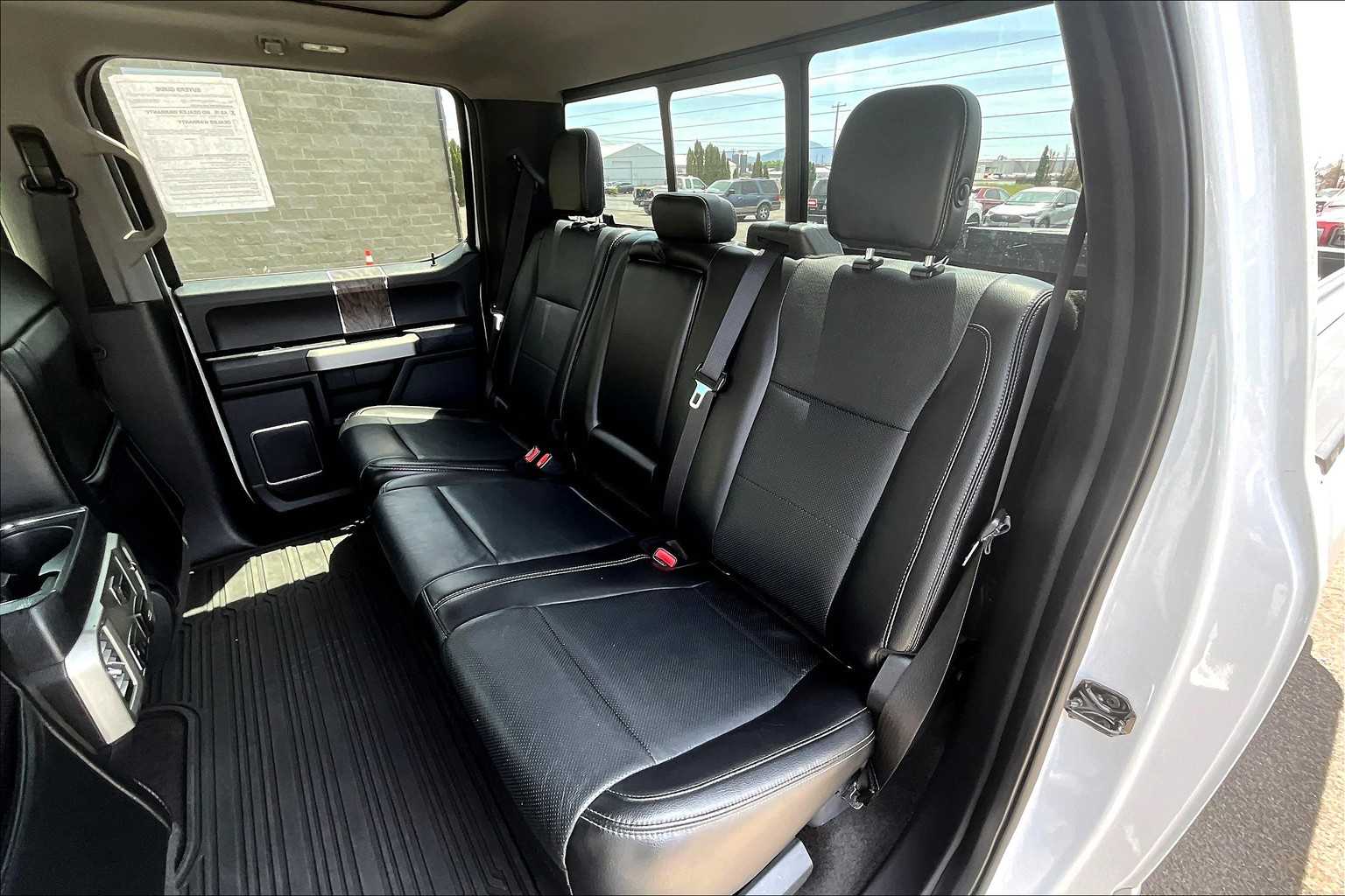 2017 Ford F-350 Lariat 29