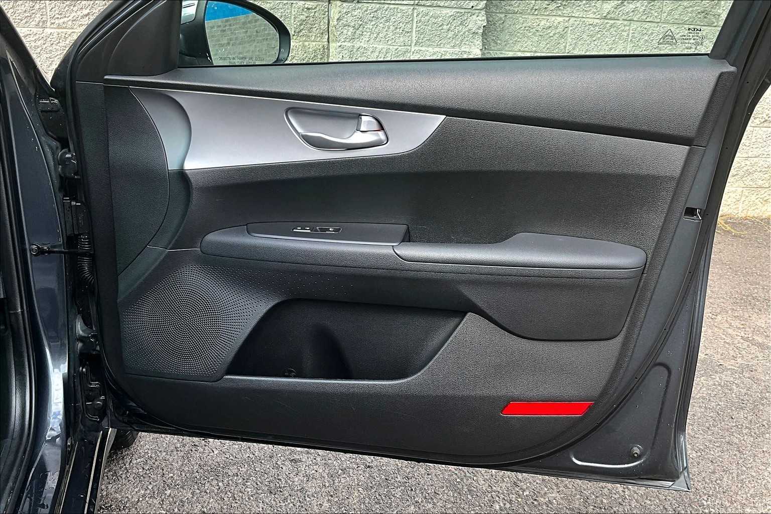 Thumbnail: 2023 Kia Forte - 28