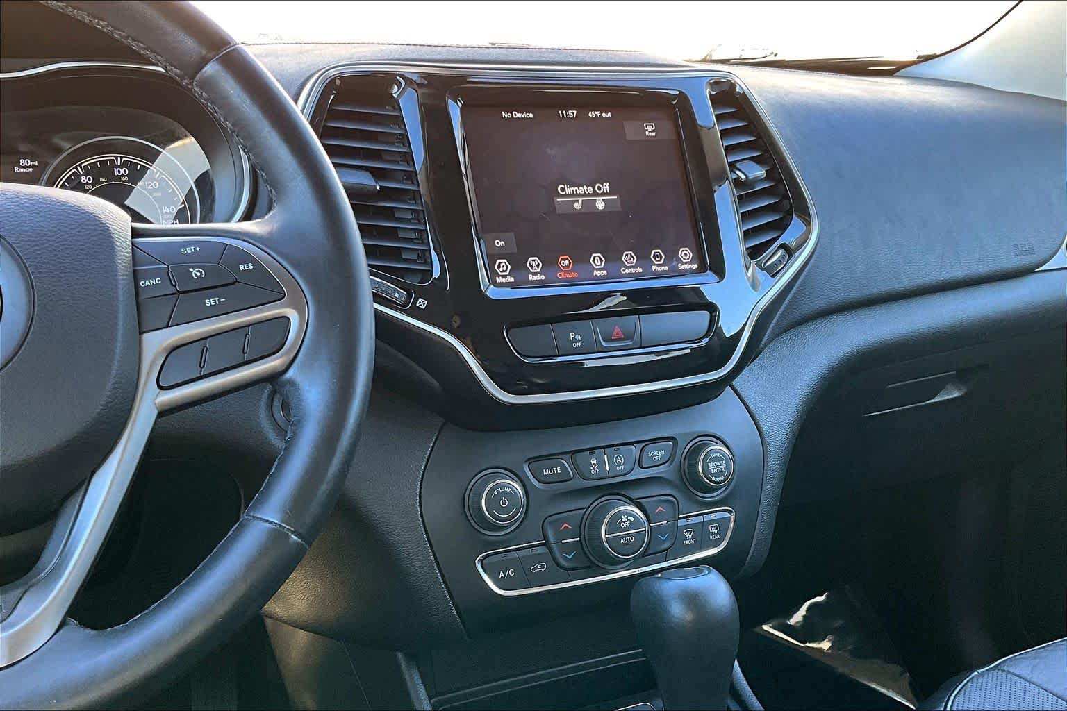 Thumbnail: 2019 Jeep Cherokee - 15