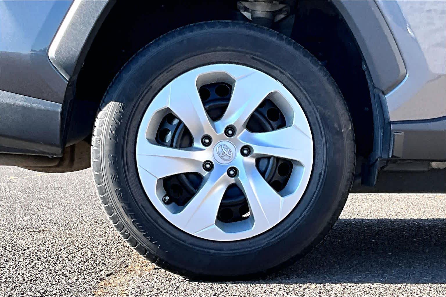 Thumbnail: 2022 Toyota RAV4 - 36