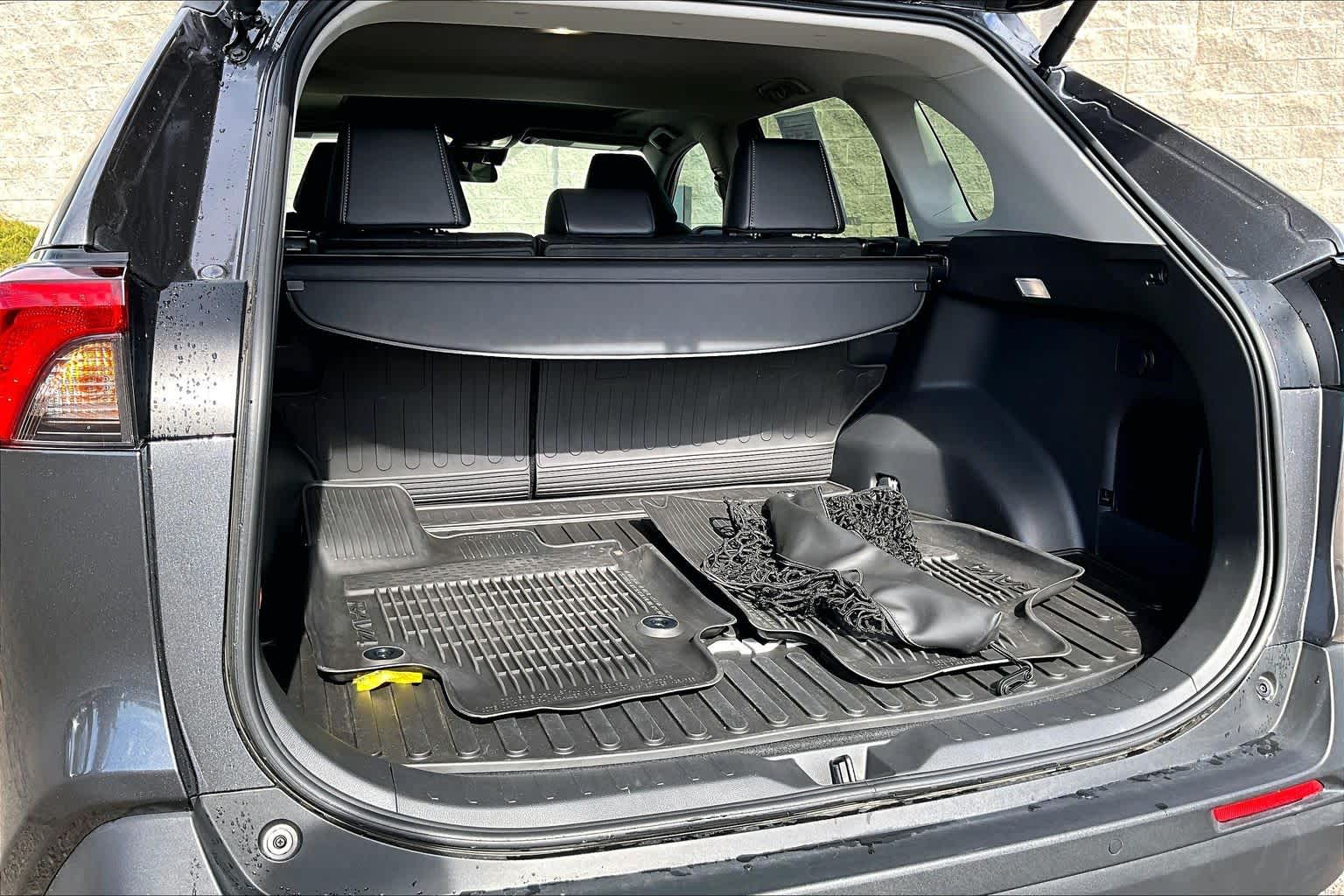 Thumbnail: 2024 Toyota RAV4 - 18