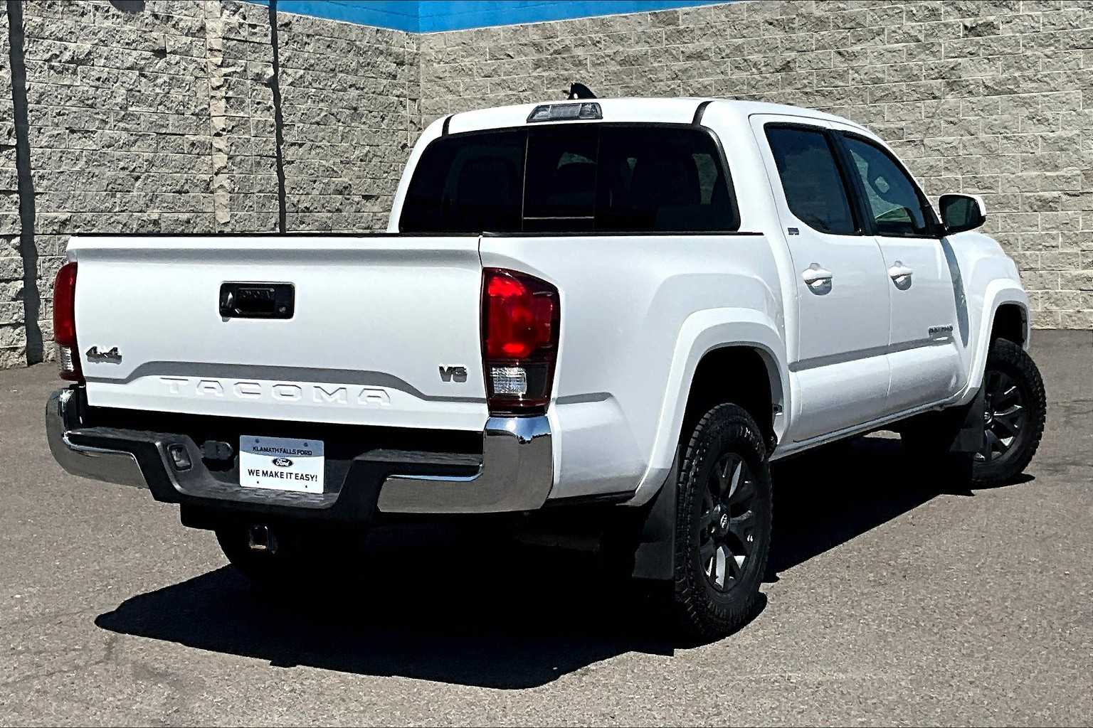 2022 Toyota Tacoma SR5 22