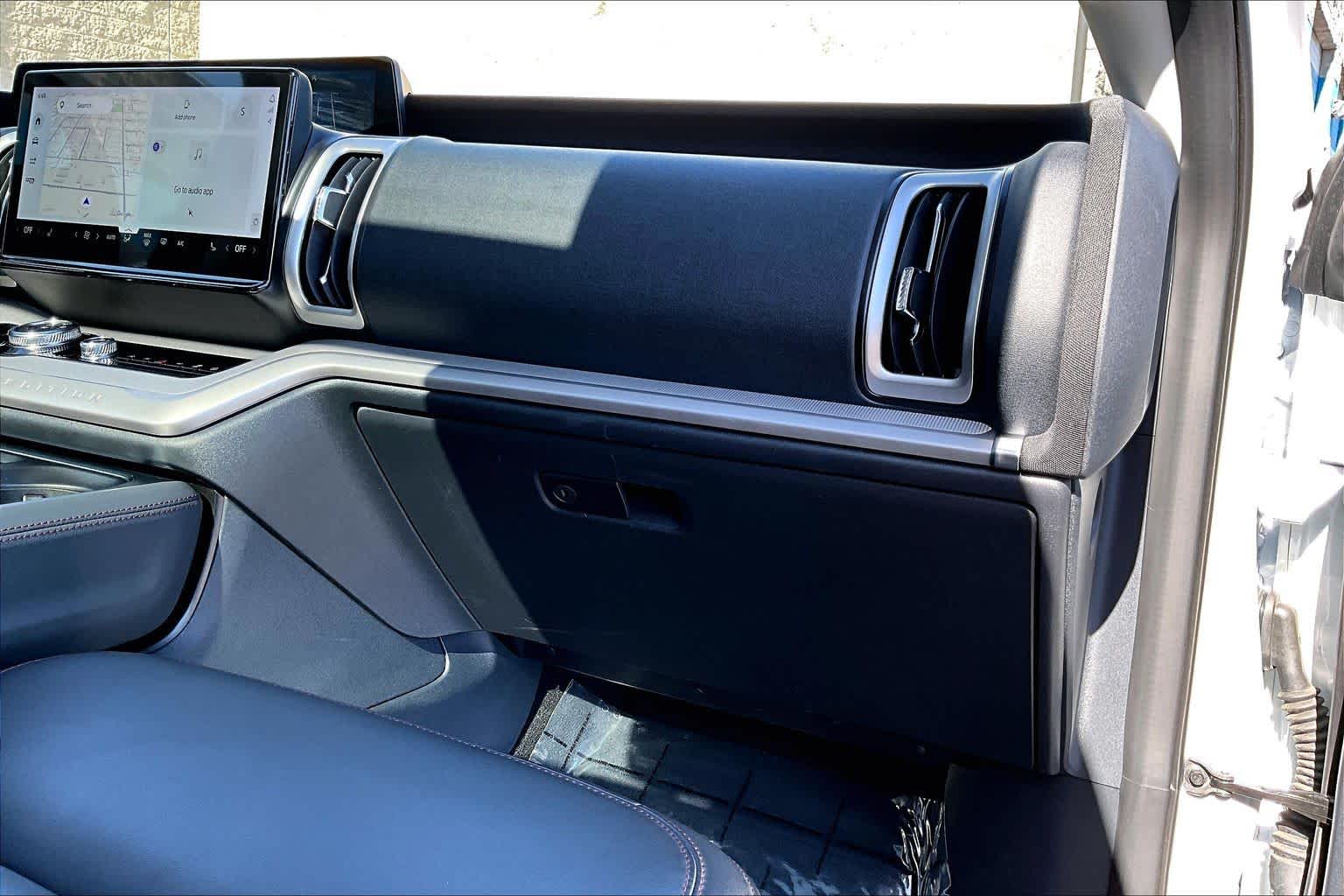 Thumbnail: 2025 Ford Expedition - 23