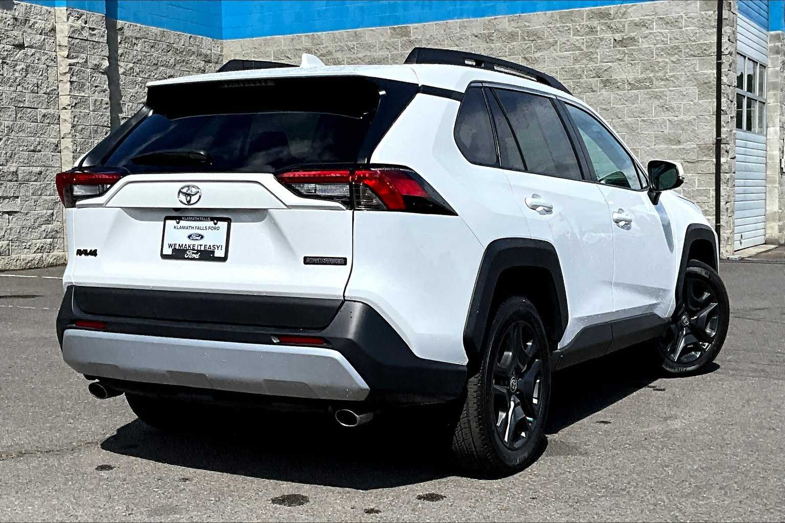 2024 Toyota RAV4 Adventure 22