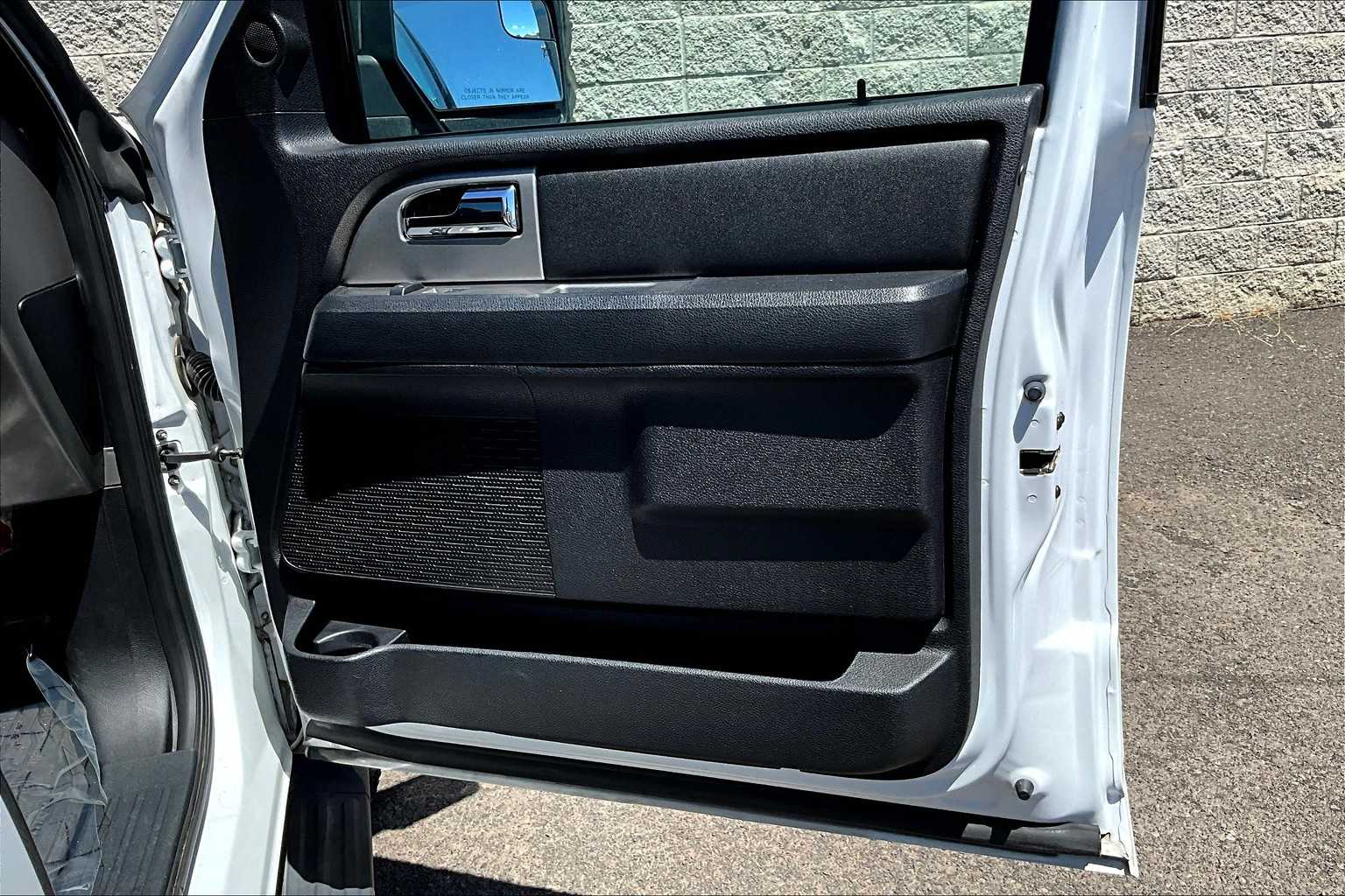 Thumbnail: 2017 Ford Expedition - 28