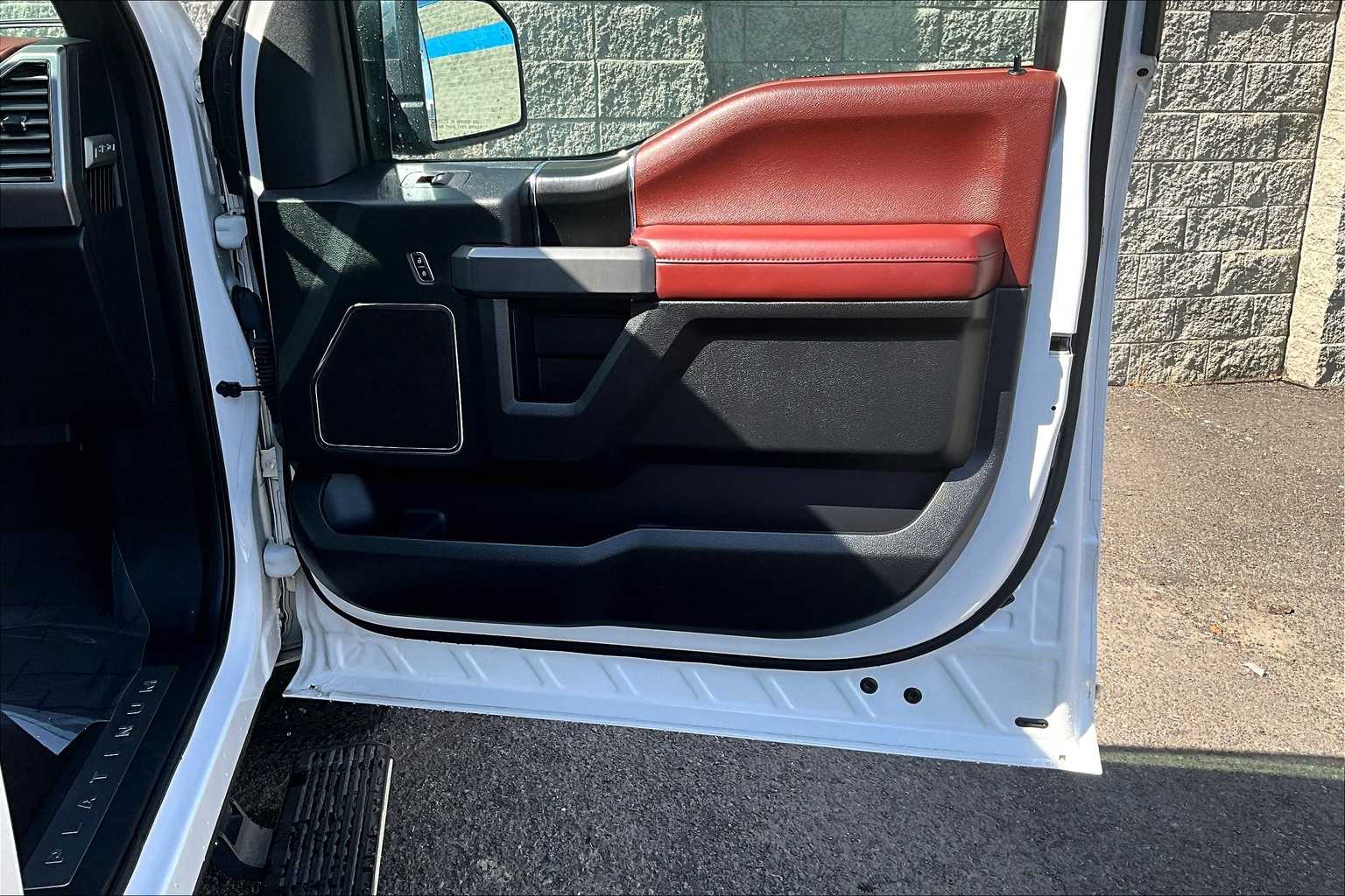 2018 Ford F-150 Platinum 28
