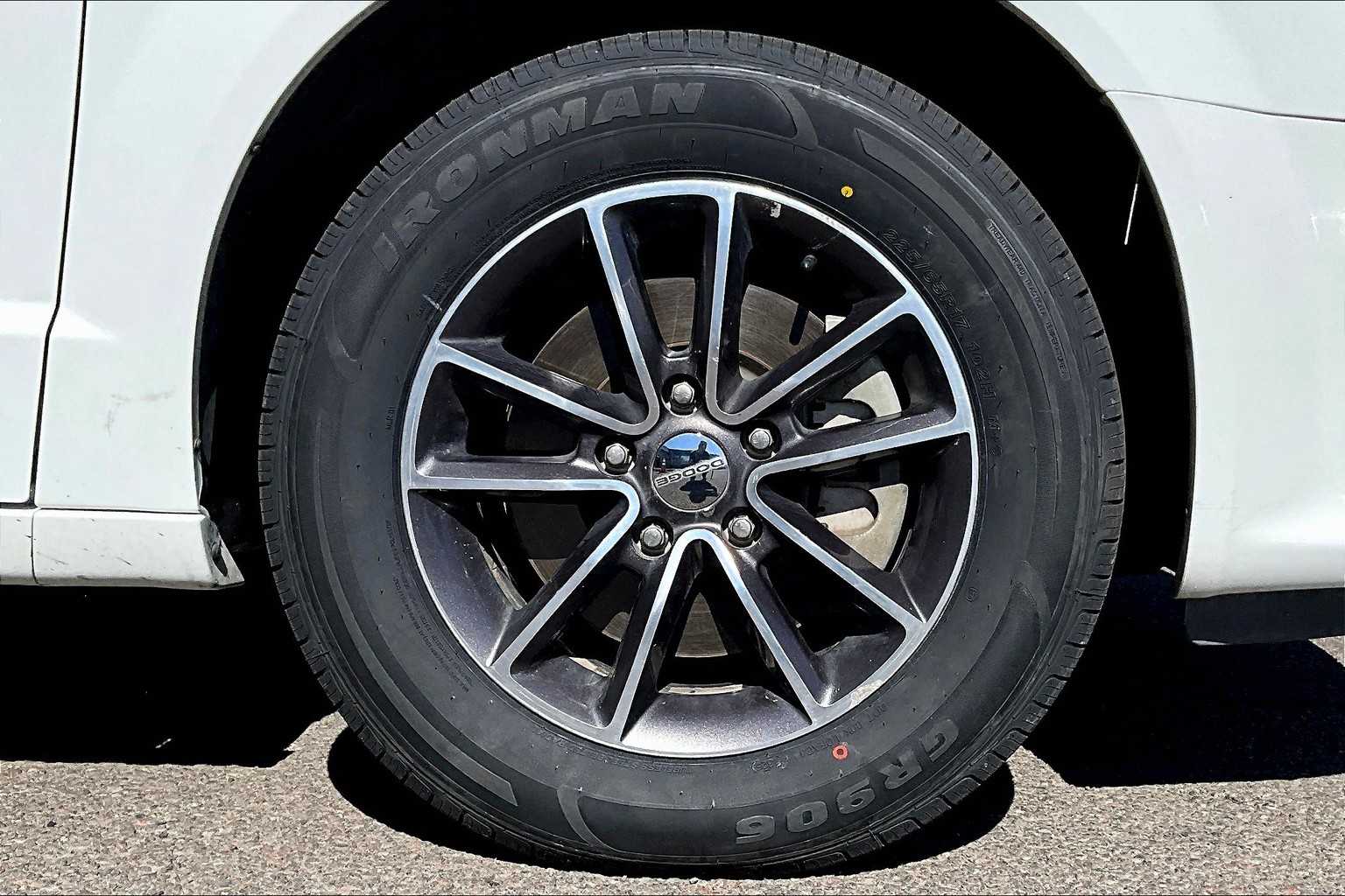 Thumbnail: 2017 Dodge Grand Caravan - 34