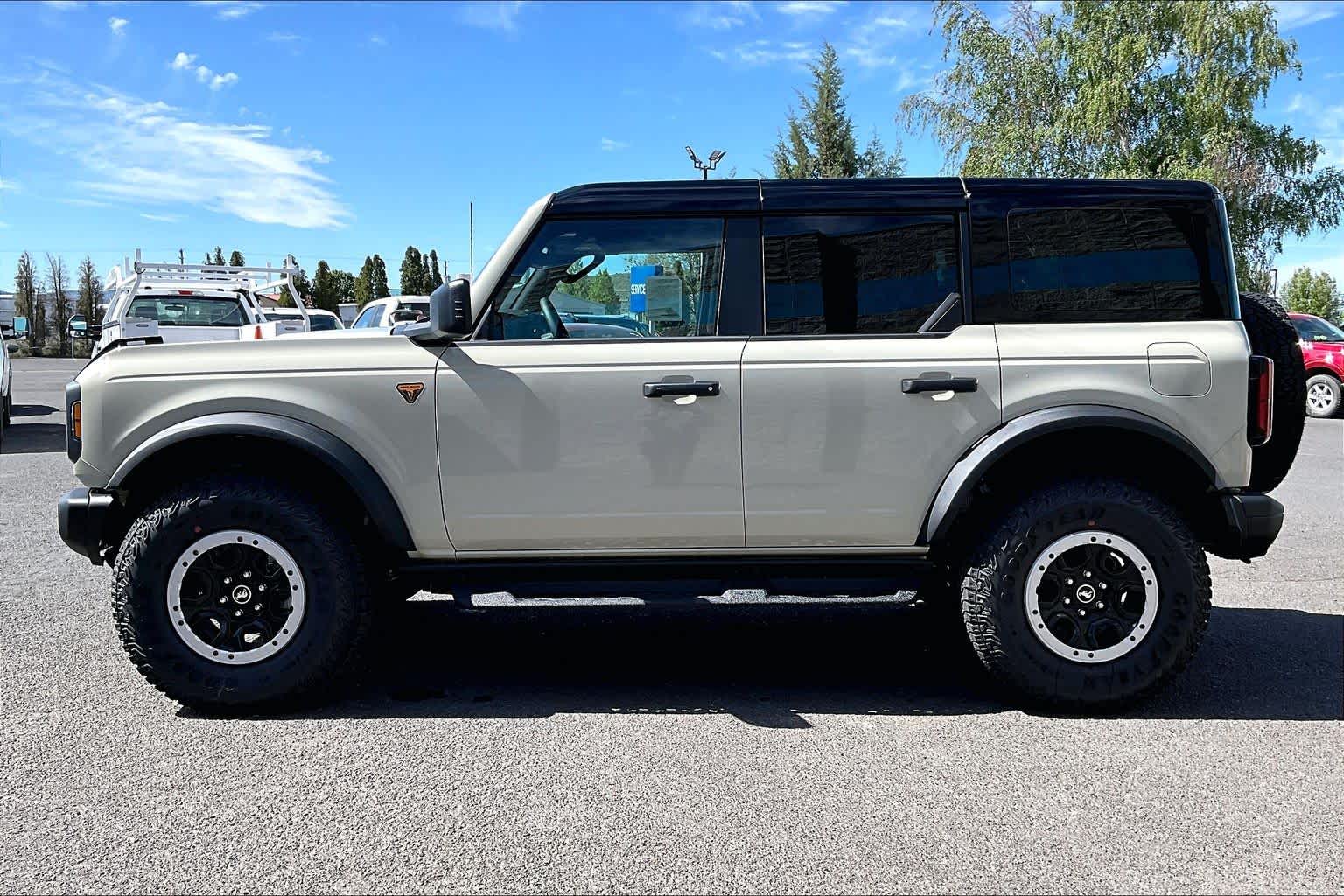 Thumbnail: 2026 Ford Bronco - 3