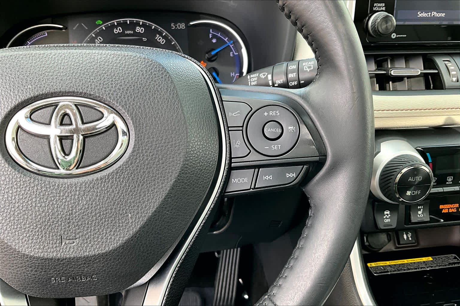 Thumbnail: 2019 Toyota RAV4 - 25