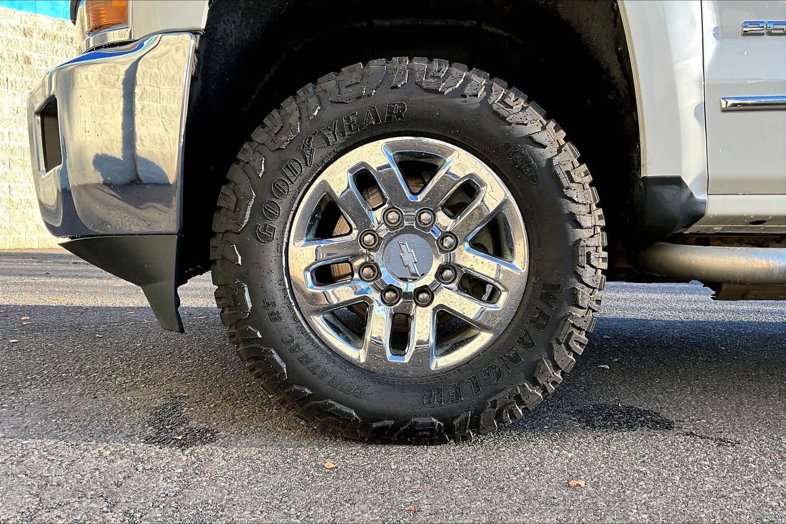 Thumbnail: 2015 Chevrolet Silverado 2500 - 8