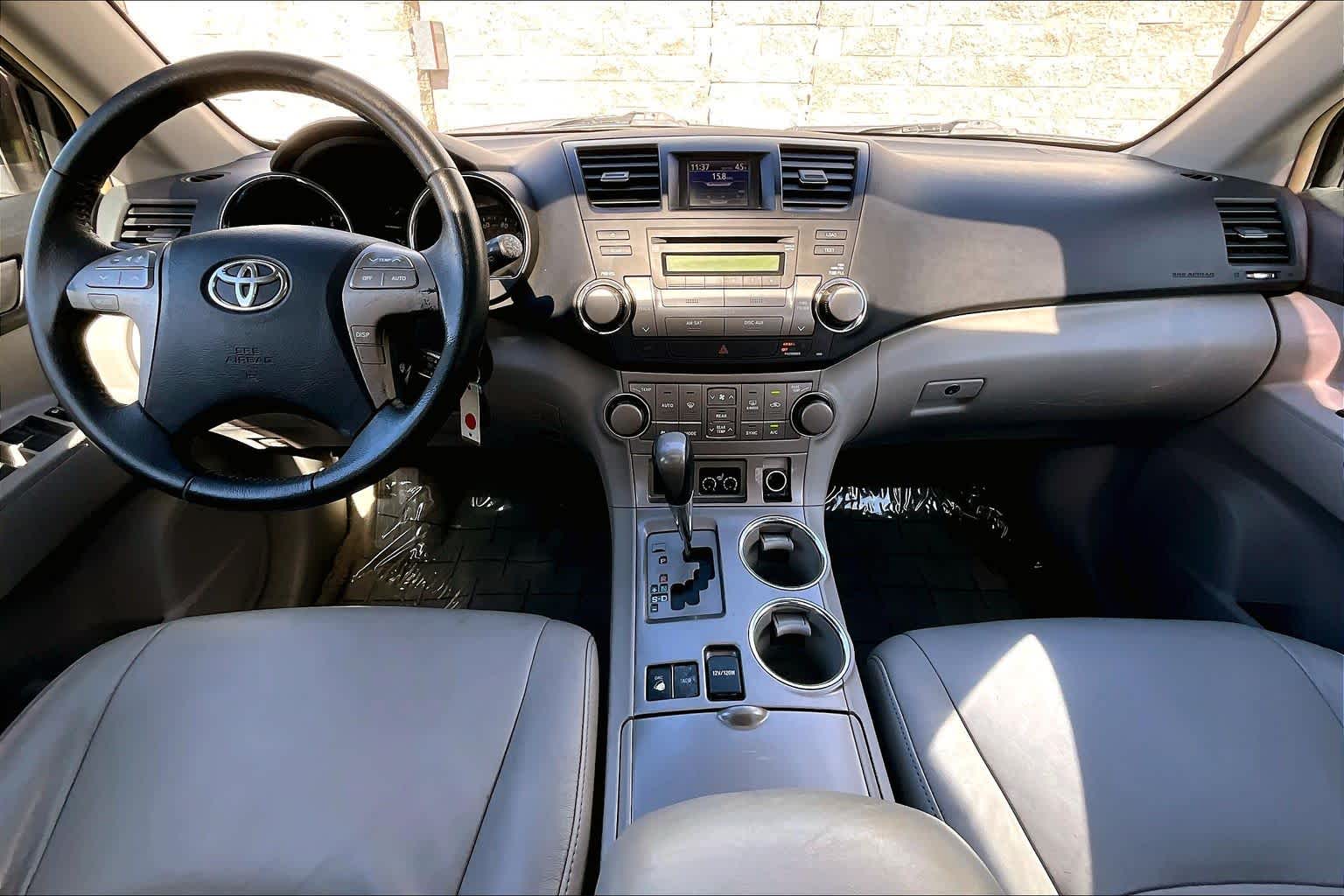 Thumbnail: 2010 Toyota Highlander - 10