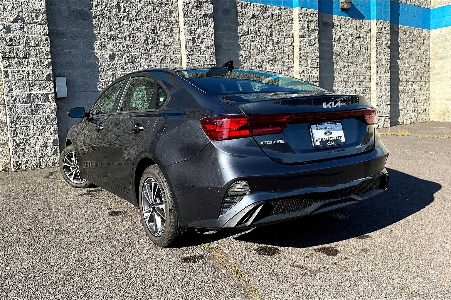 Thumbnail: 2023 Kia Forte - 4