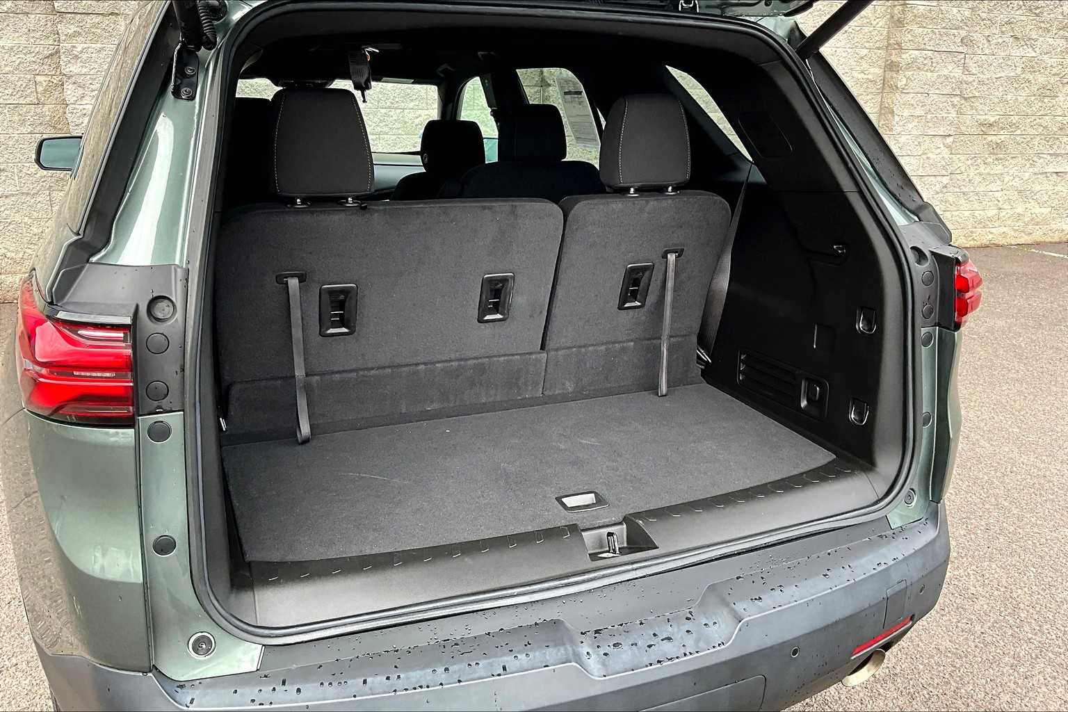 2023 Chevrolet Traverse LT 18