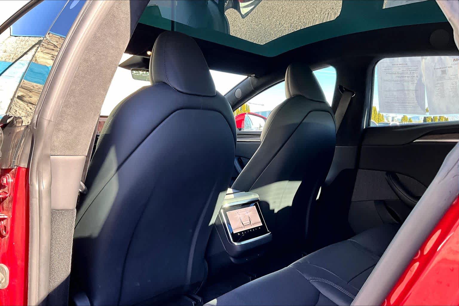 Thumbnail: 2022 Tesla Model S - 12