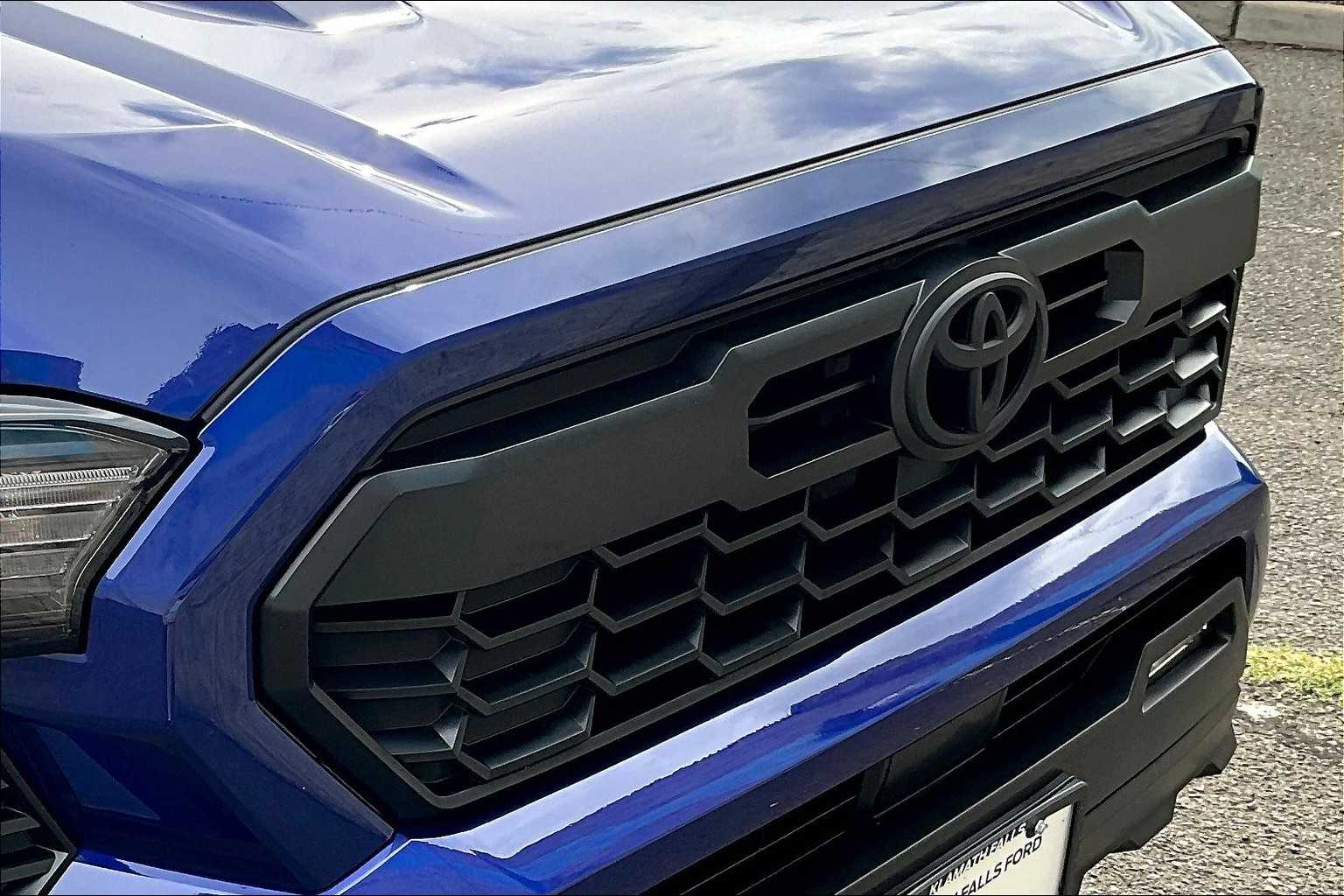 Thumbnail: 2024 Toyota Tacoma - 33