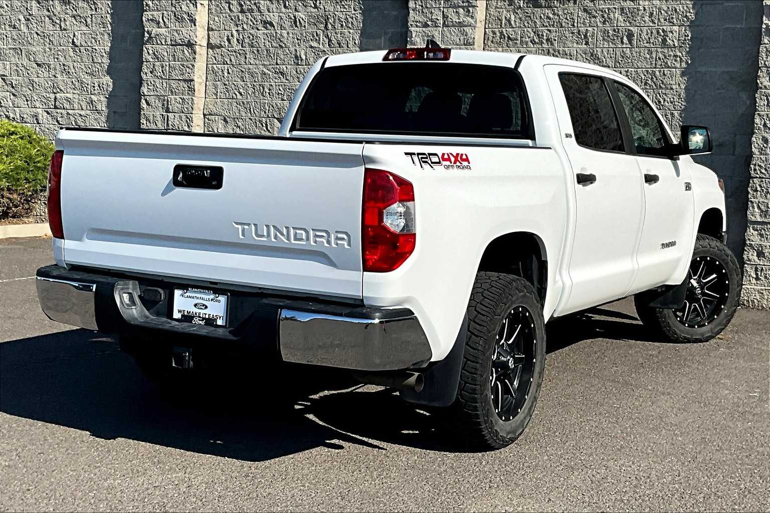 Thumbnail: 2020 Toyota Tundra - 22